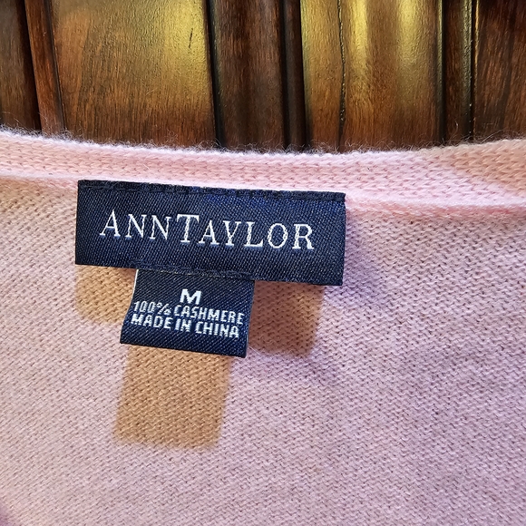 Ann Taylor Blush V-Neck Sweater with Bow Detail - Picture 2 of 3